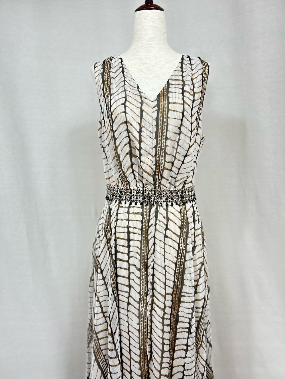 White House Black Market Cream and Black Patterned Maxi Dress with Gold Thread - Picture 3 of 8